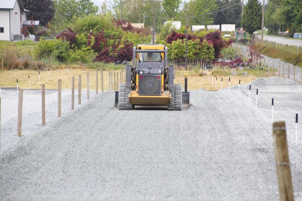 Gravel Driveway Leveling in Saint Charles